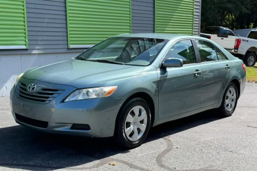 2007 Toyota Camry LE photo 1