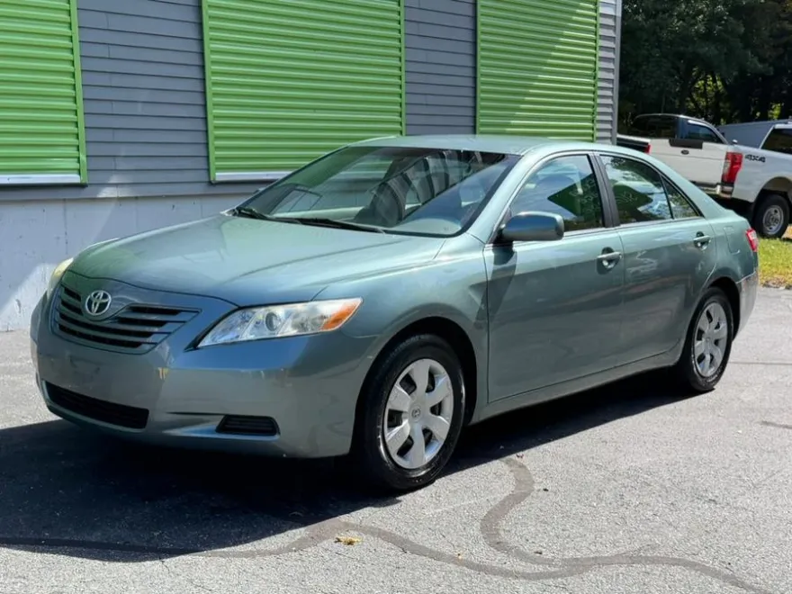 2007 Toyota Camry LE photo 1