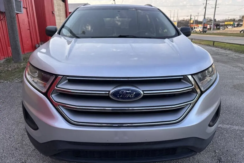 2017 Ford Edge SE photo 1