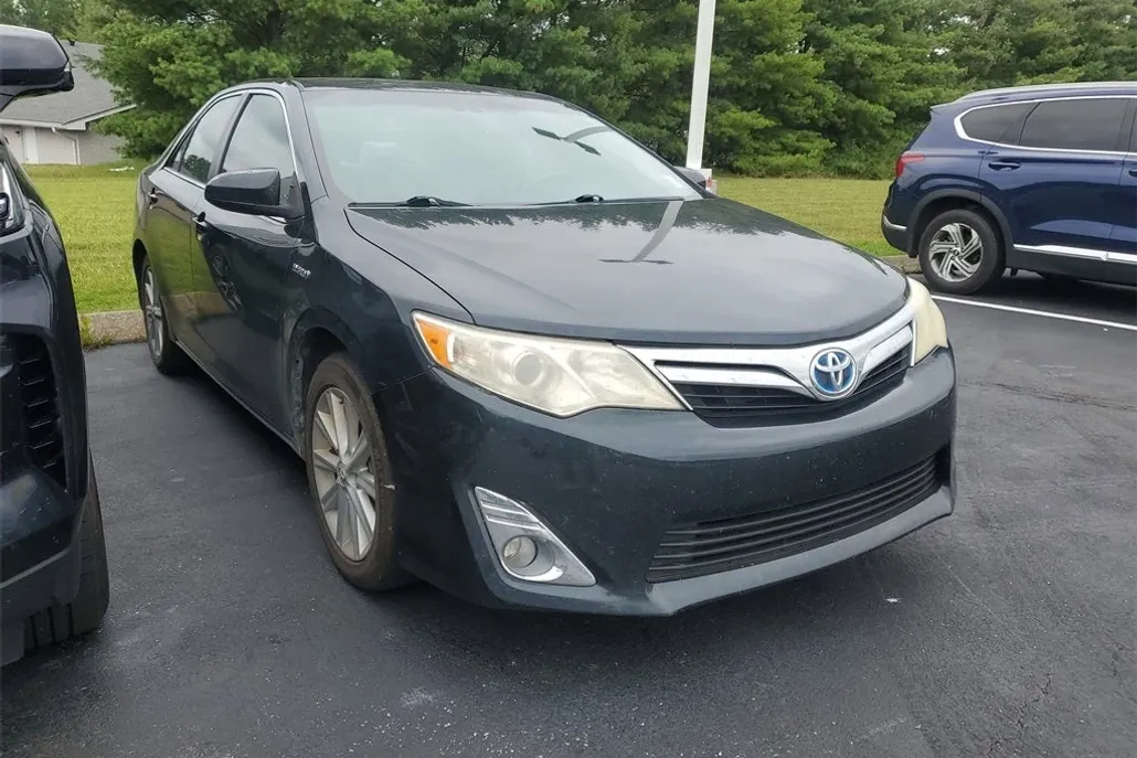 2013 Toyota Camry Hybrid LE photo 1