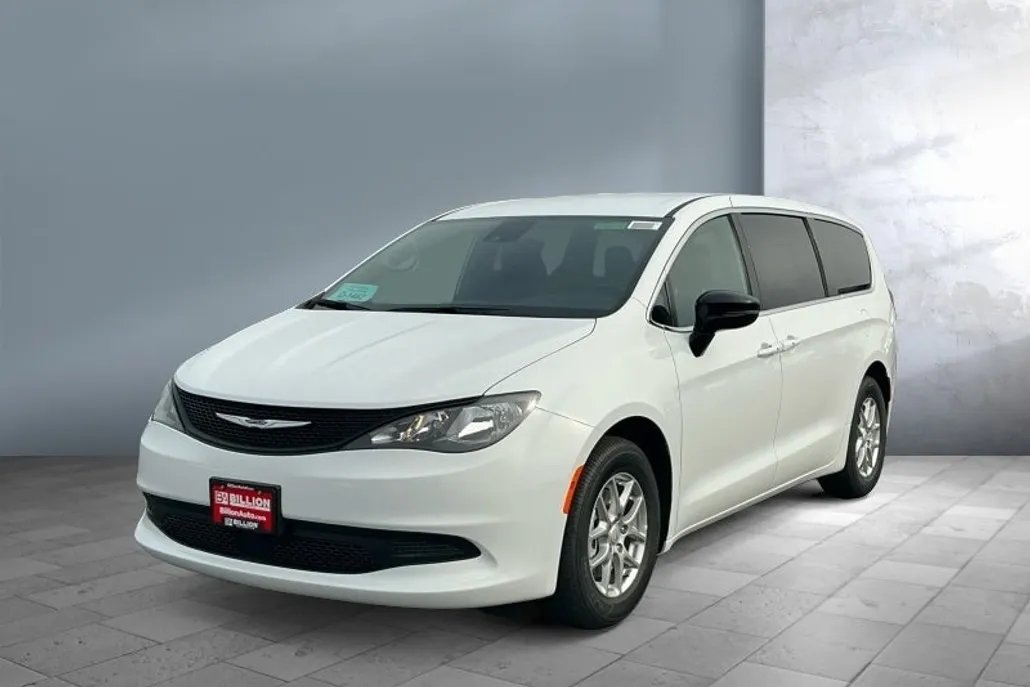 2026 Chrysler Voyager LX photo 1