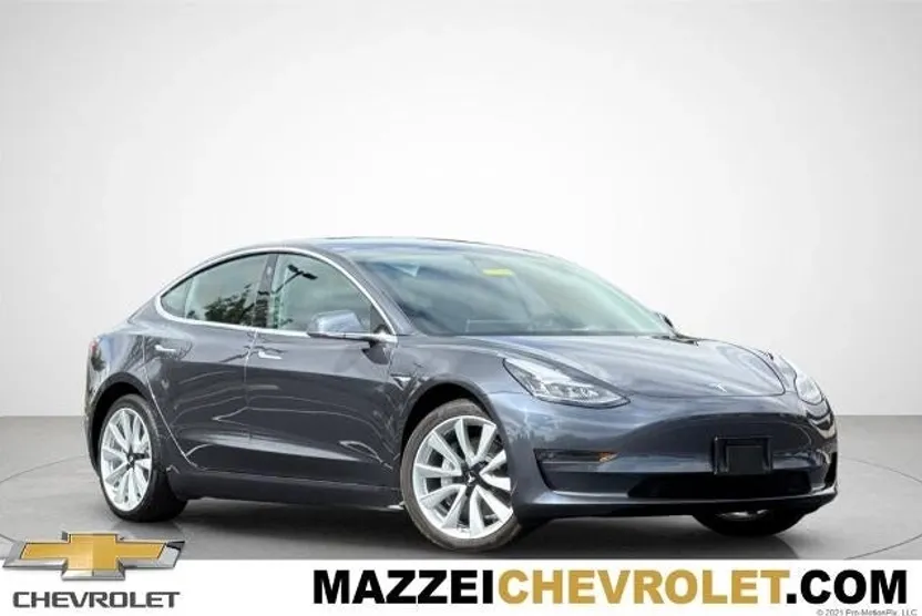 2019 Tesla Model 3 Mid Range photo 1