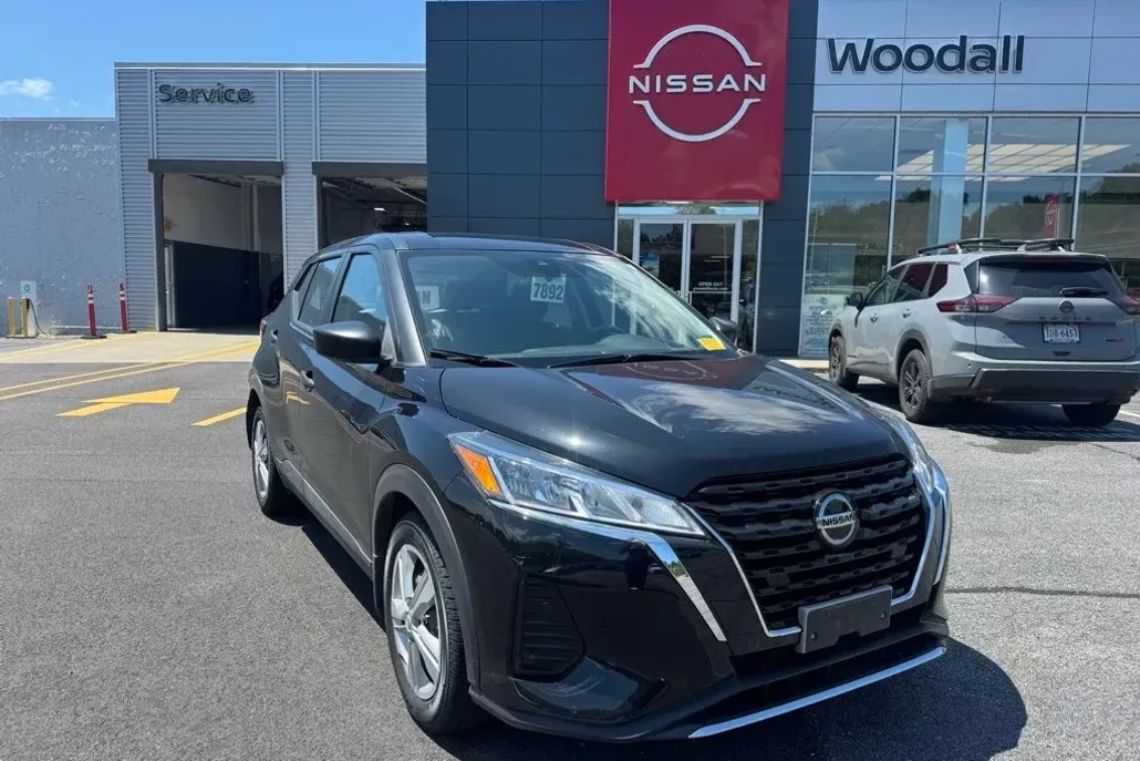 2021 Nissan Kicks S photo 1