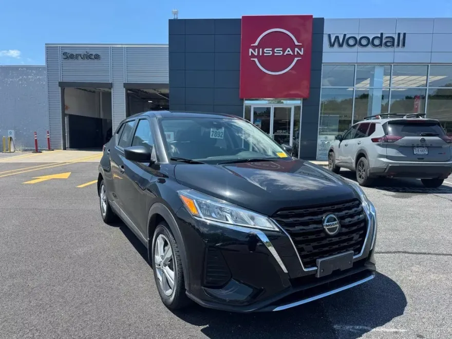 2021 Nissan Kicks S photo 1