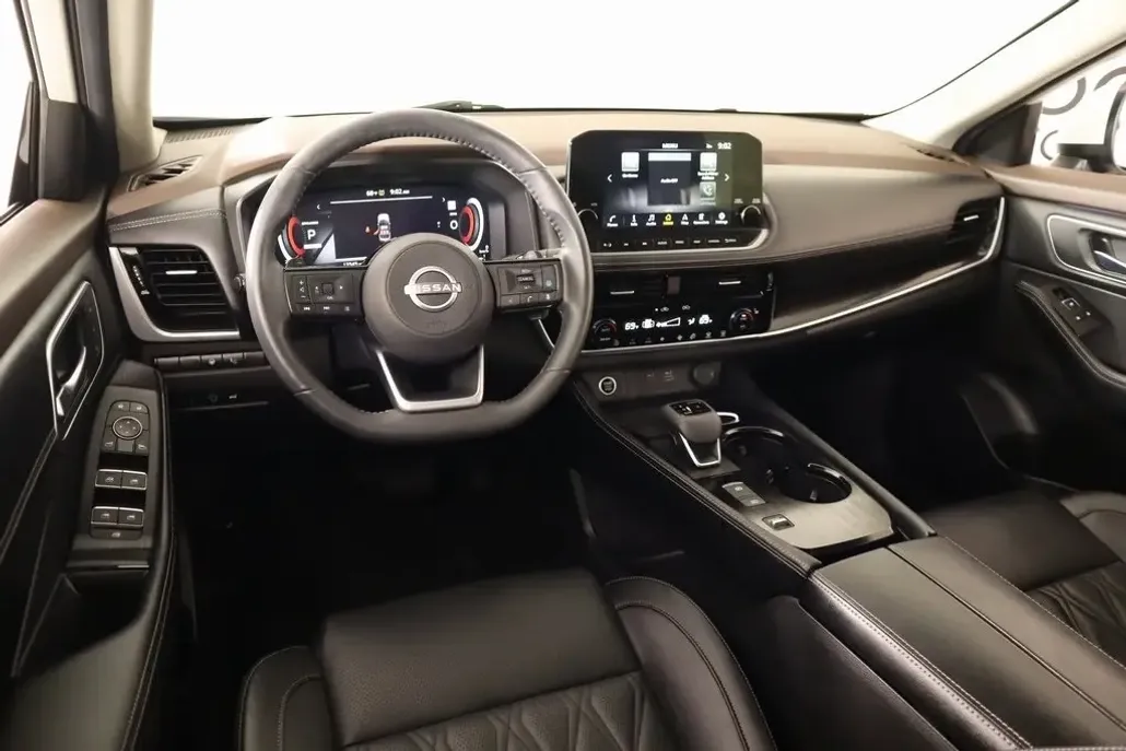 2023 Nissan Rogue Platinum photo 1