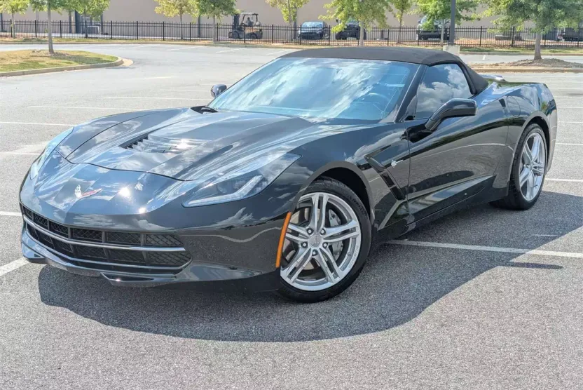 2017 Chevrolet Corvette Stingray Convertible 1LT photo 1