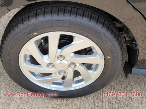 2024 Mitsubishi Mirage LE photo 4