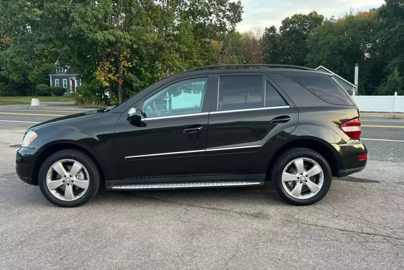 2010 Mercedes Benz ML 350 4MATIC photo 1