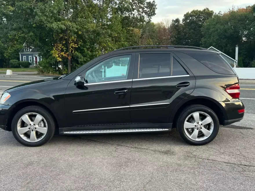 2010 Mercedes Benz ML 350 4MATIC photo 1
