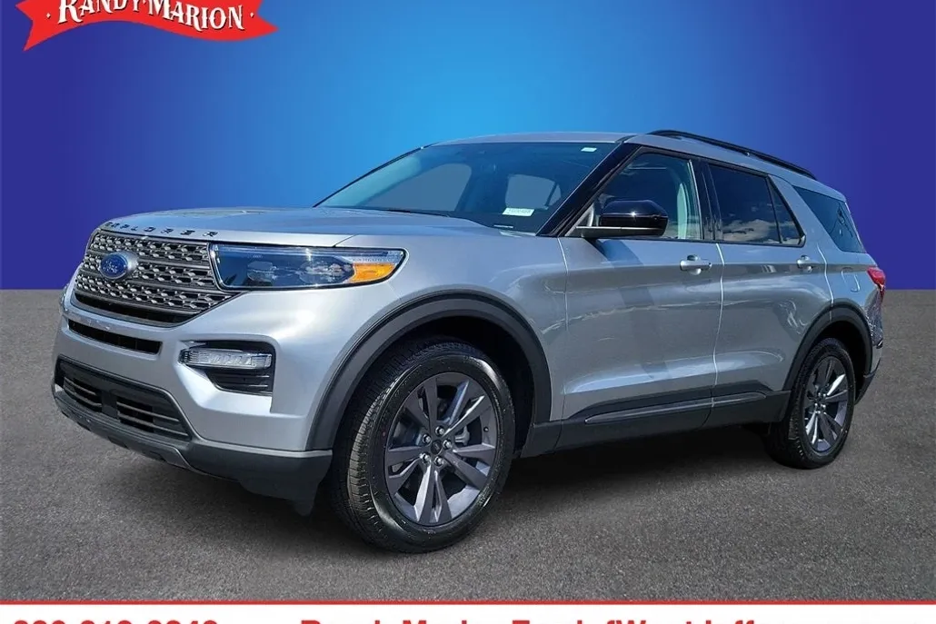 2024 Ford Explorer XLT photo 1