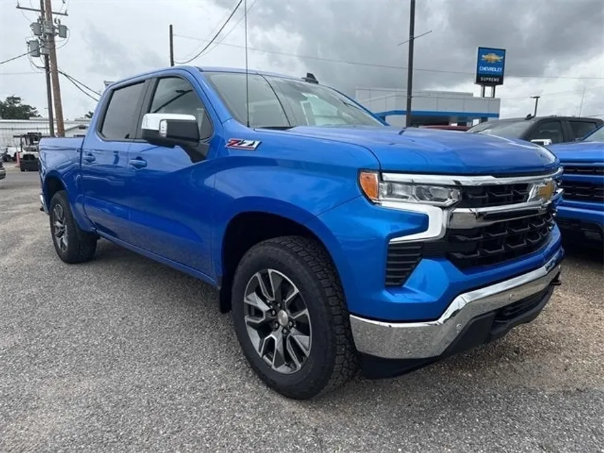 2025 Chevrolet Silverado 1500 LT photo 1