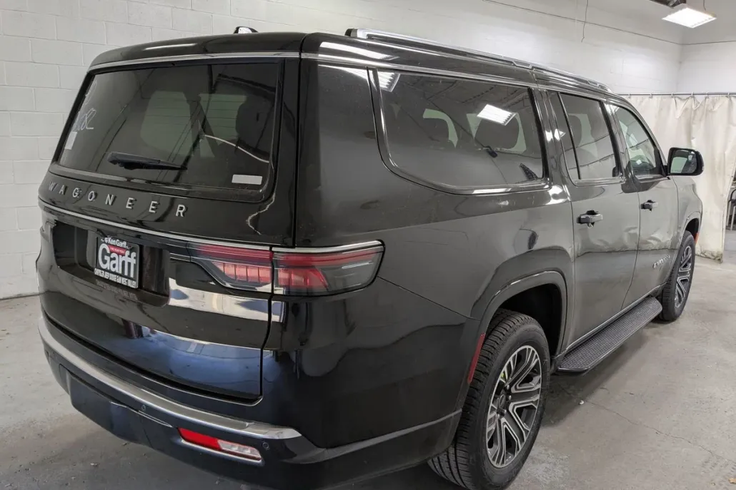 2025 Jeep Wagoneer L Base photo 1