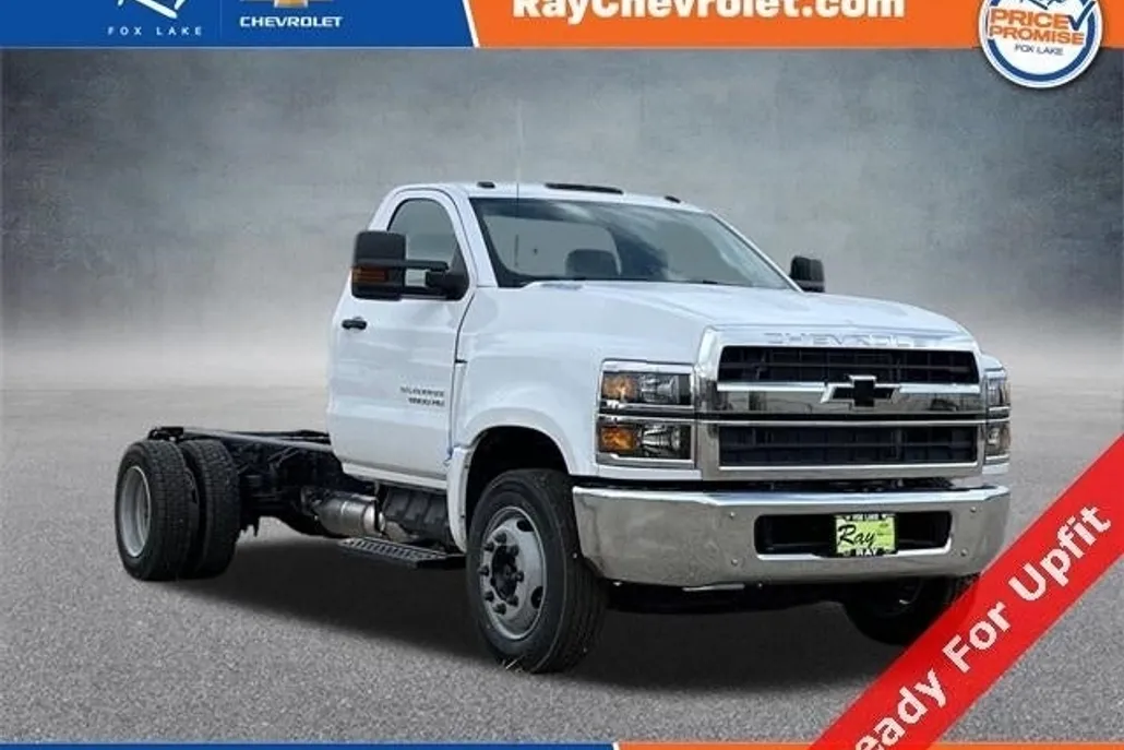 2024 Chevrolet Silverado 6500HD Work Truck photo 1