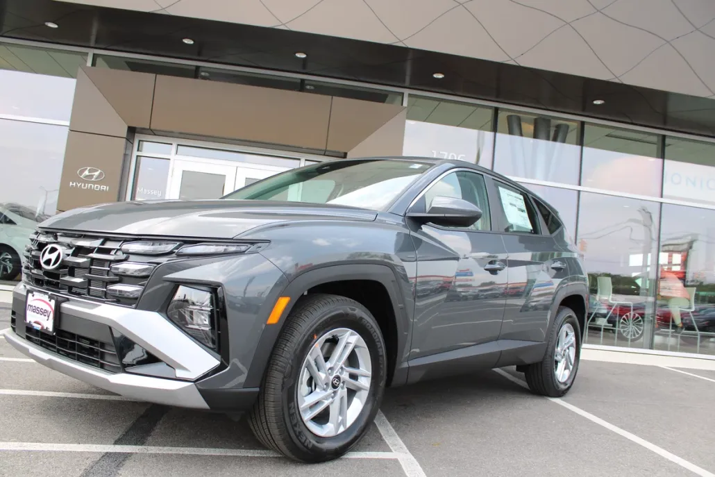 2025 Hyundai Tucson SE photo 1
