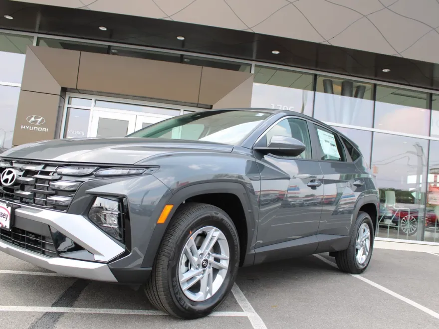 2025 Hyundai Tucson SE photo 1