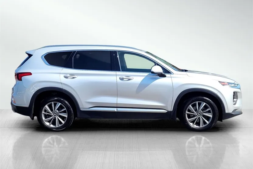 2019 Hyundai Santa Fe SEL photo 1