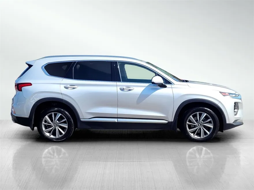 2019 Hyundai Santa Fe SEL photo 1