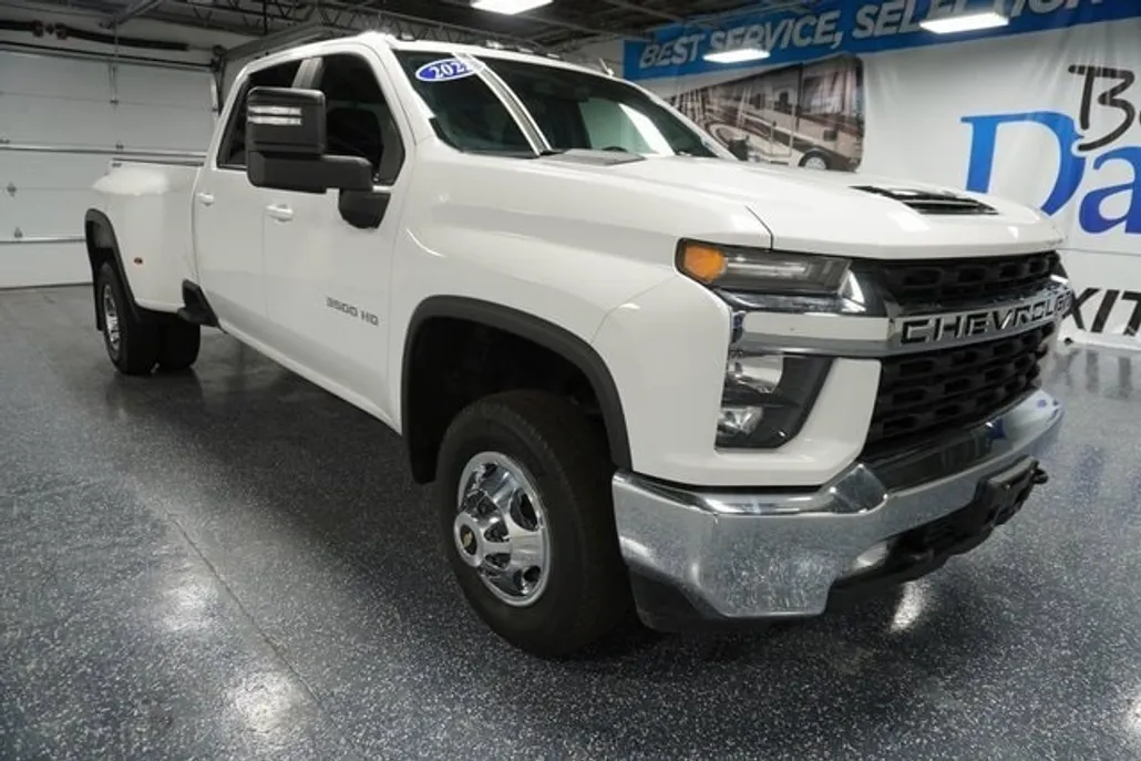 2022 Chevrolet Silverado 3500HD LT photo 1
