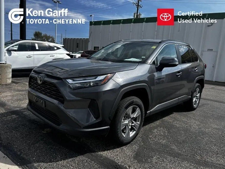 2024 Toyota RAV4 XLE photo 1