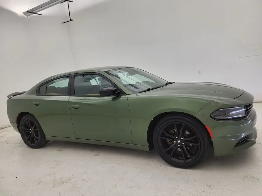 2018 Dodge Charger SXT photo 1