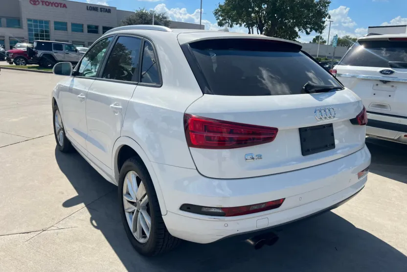 2017 Audi Q3 Premium photo 1