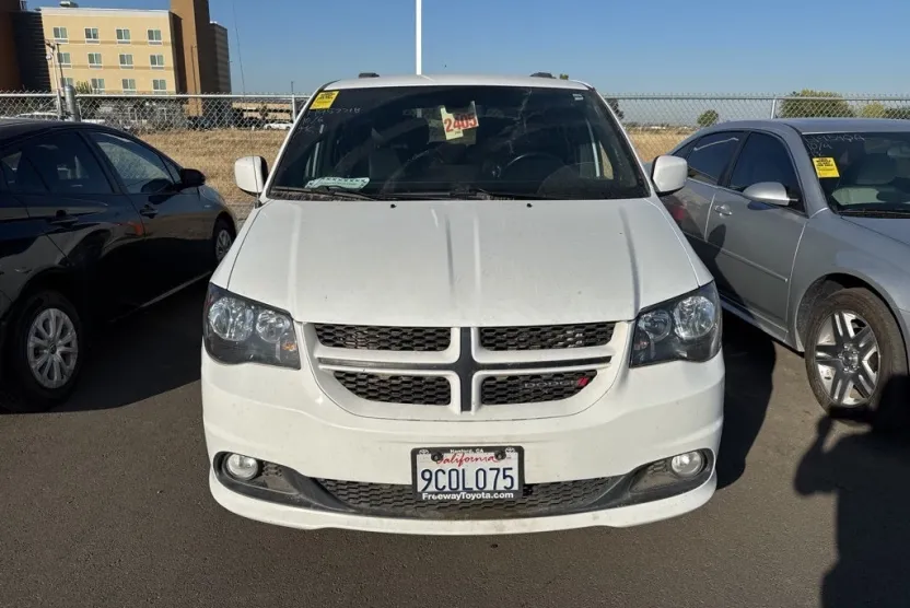 2019 Dodge Grand Caravan GT photo 1