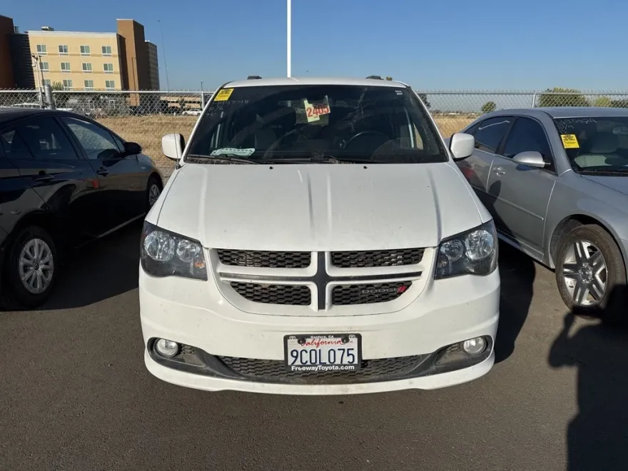 2019 Dodge Grand Caravan GT photo 1