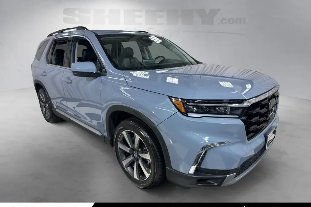2025 Honda Pilot Touring photo 1