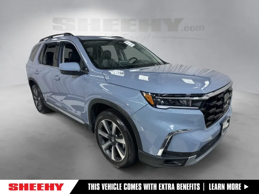 2025 Honda Pilot Touring photo 1