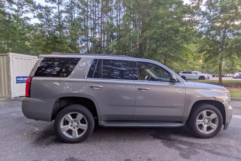 2017 Chevrolet Tahoe LS photo 1