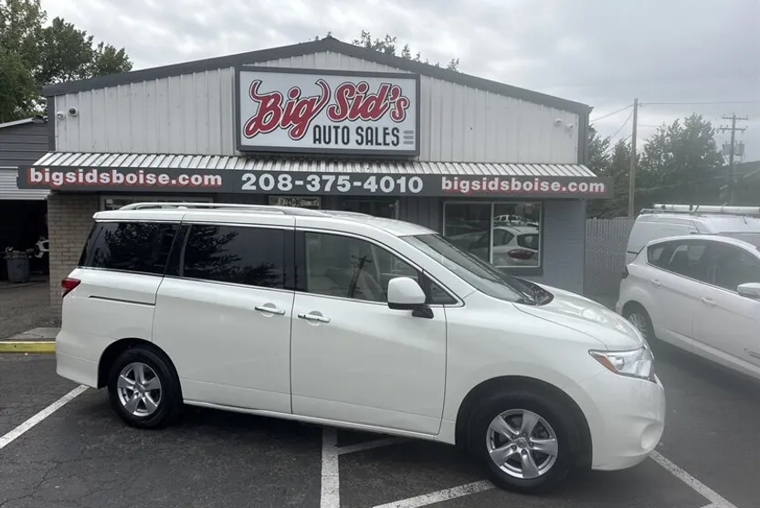 2017 Nissan Quest SV photo 1