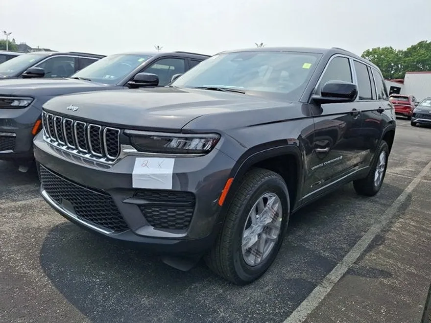 2025 Jeep Grand Cherokee Laredo X photo 1