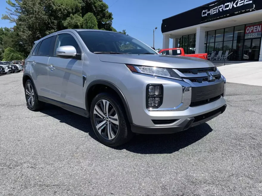 2025 Mitsubishi Outlander Sport ES photo 1
