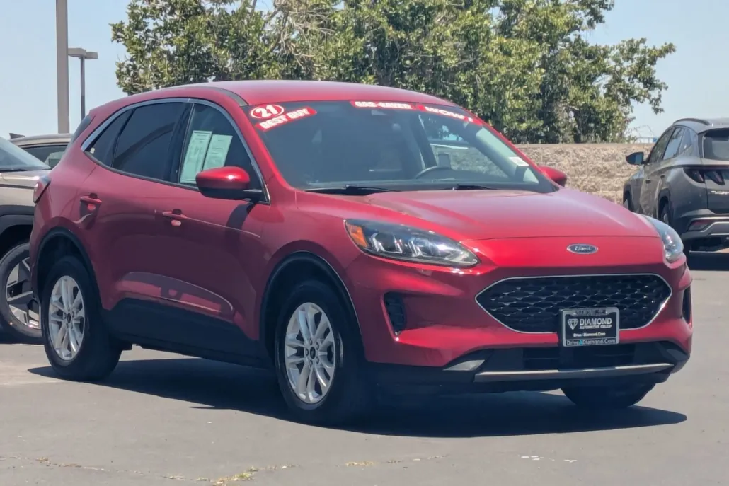 2021 Ford Escape SE Hybrid photo 1