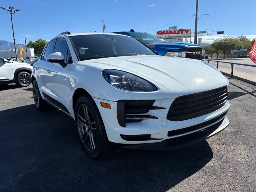 2021 Porsche Macan Base photo 1