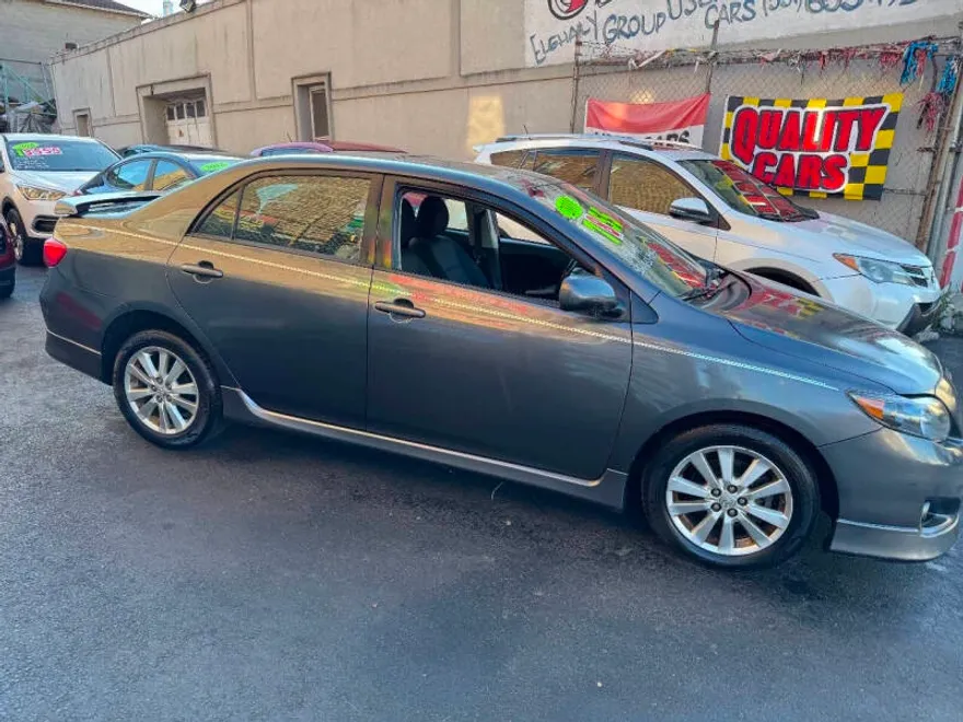 2010 Toyota Corolla S photo 1