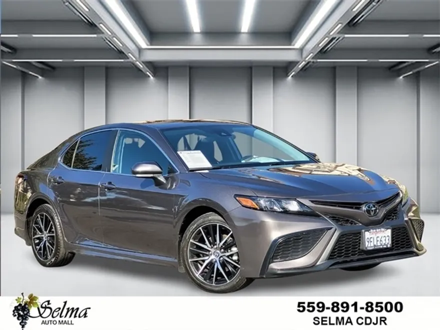2023 Toyota Camry SE photo 1