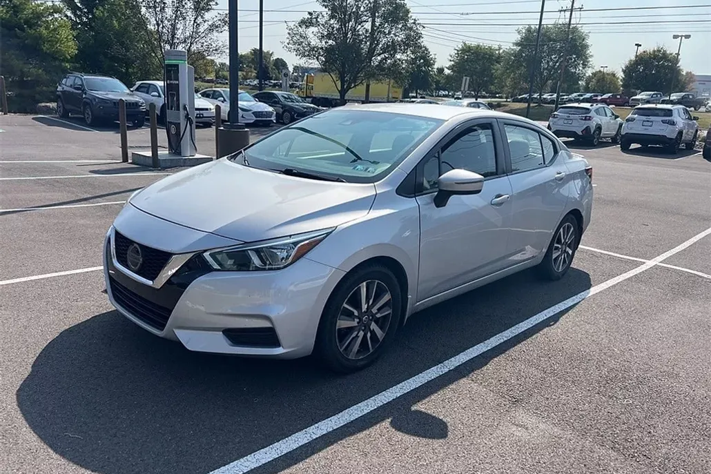 2020 Nissan Versa 1.6 SV photo 1