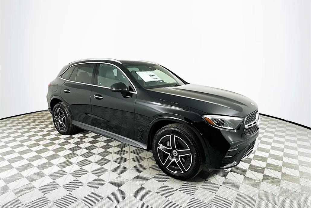 2025 Mercedes Benz GLC 300 4MATIC photo 1