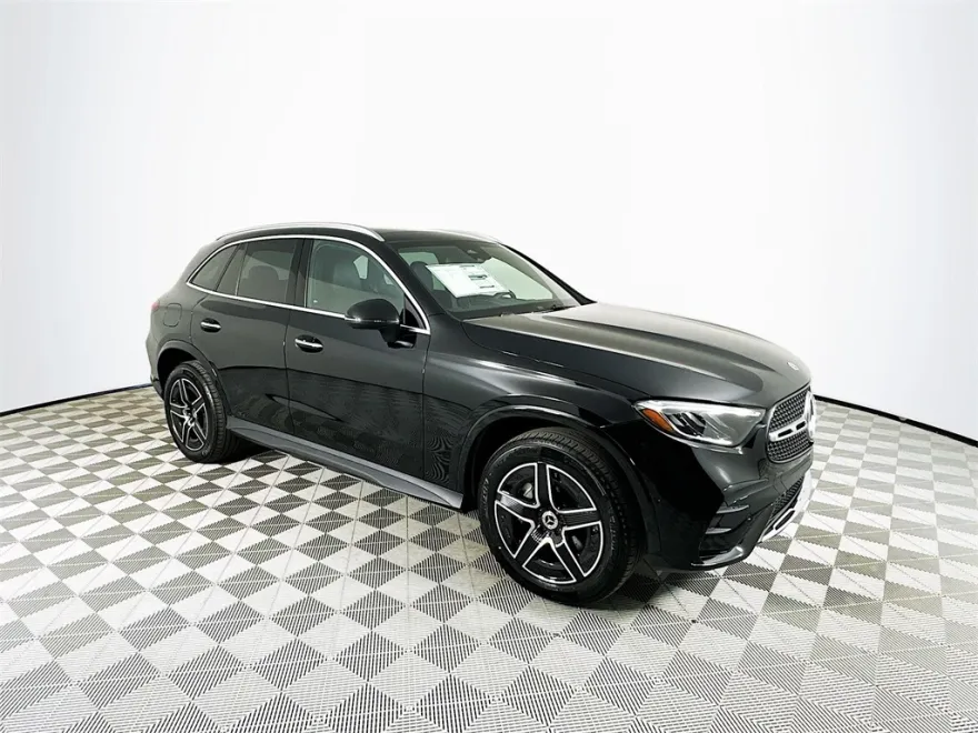 2025 Mercedes Benz GLC 300 4MATIC photo 1