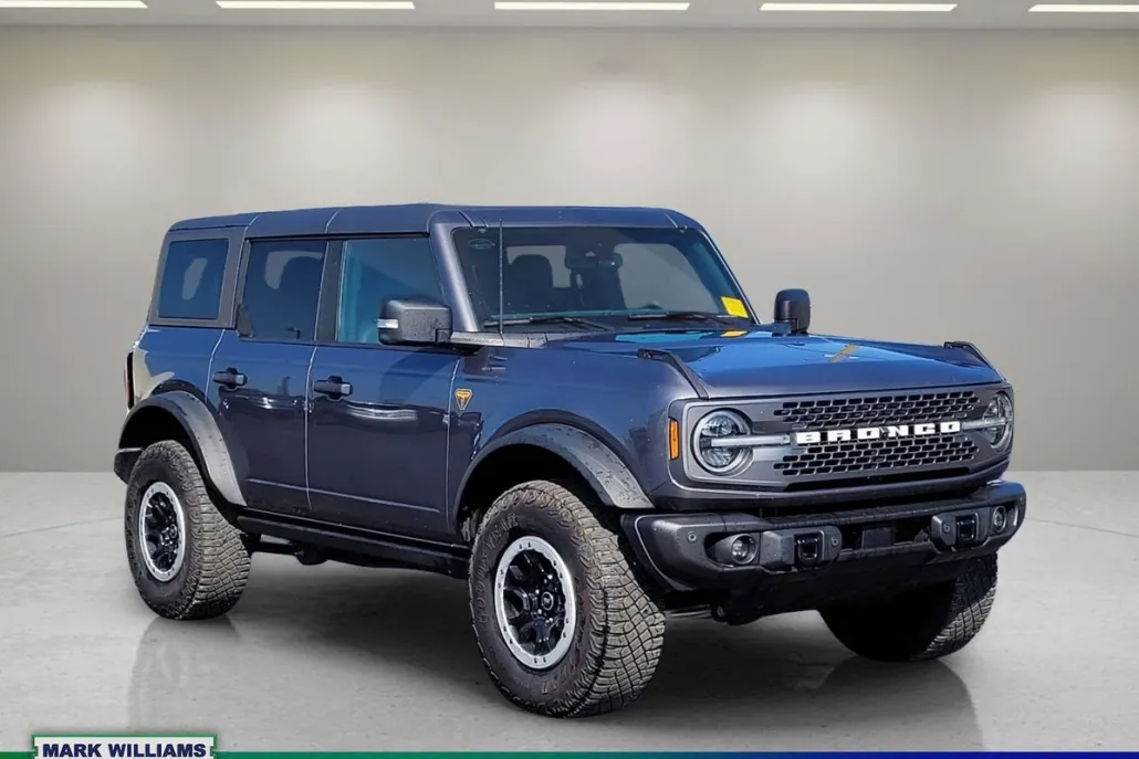 2023 Ford Bronco Badlands photo 1