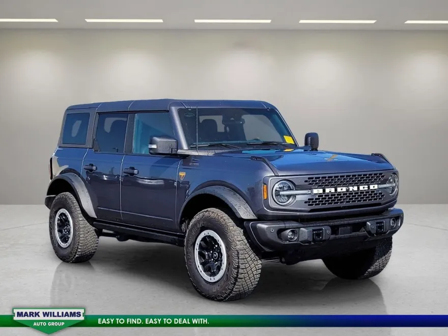 2023 Ford Bronco Badlands photo 1