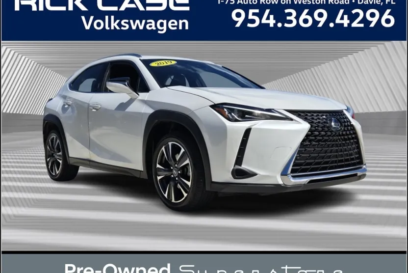 2019 Lexus UX 200 F SPORT photo 1