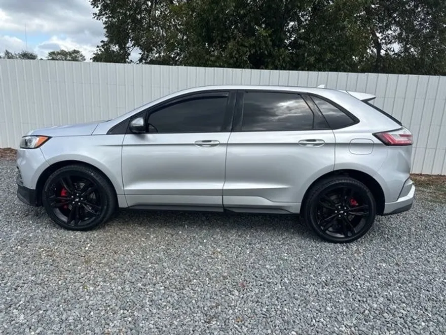 2019 Ford Edge ST photo 1