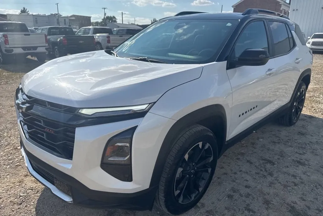 2025 Chevrolet Equinox RS photo 1