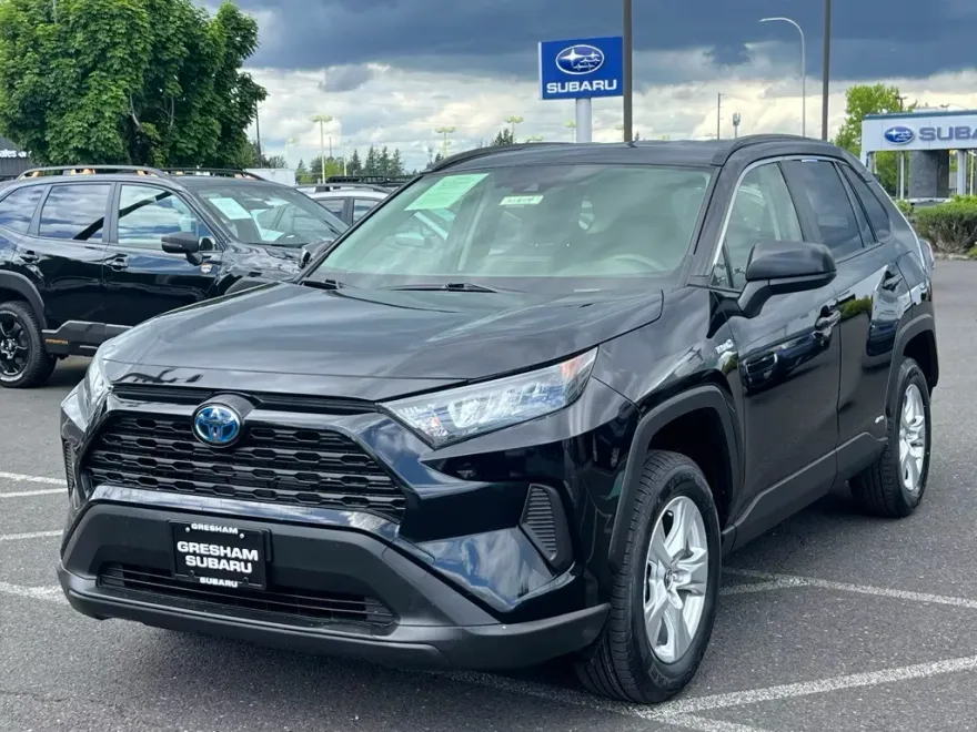 2020 Toyota RAV4 Hybrid LE photo 1