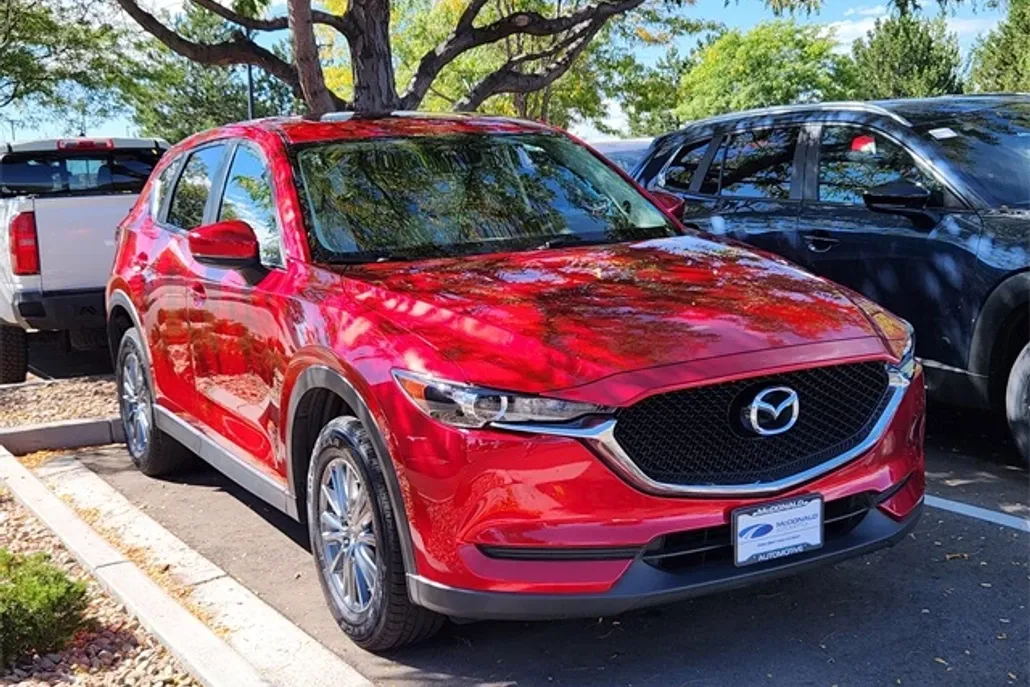 2017 Mazda CX-5 Touring photo 1