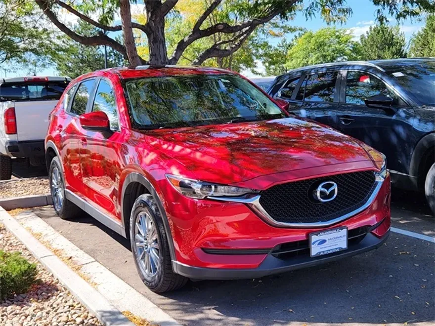 2017 Mazda CX-5 Touring photo 1