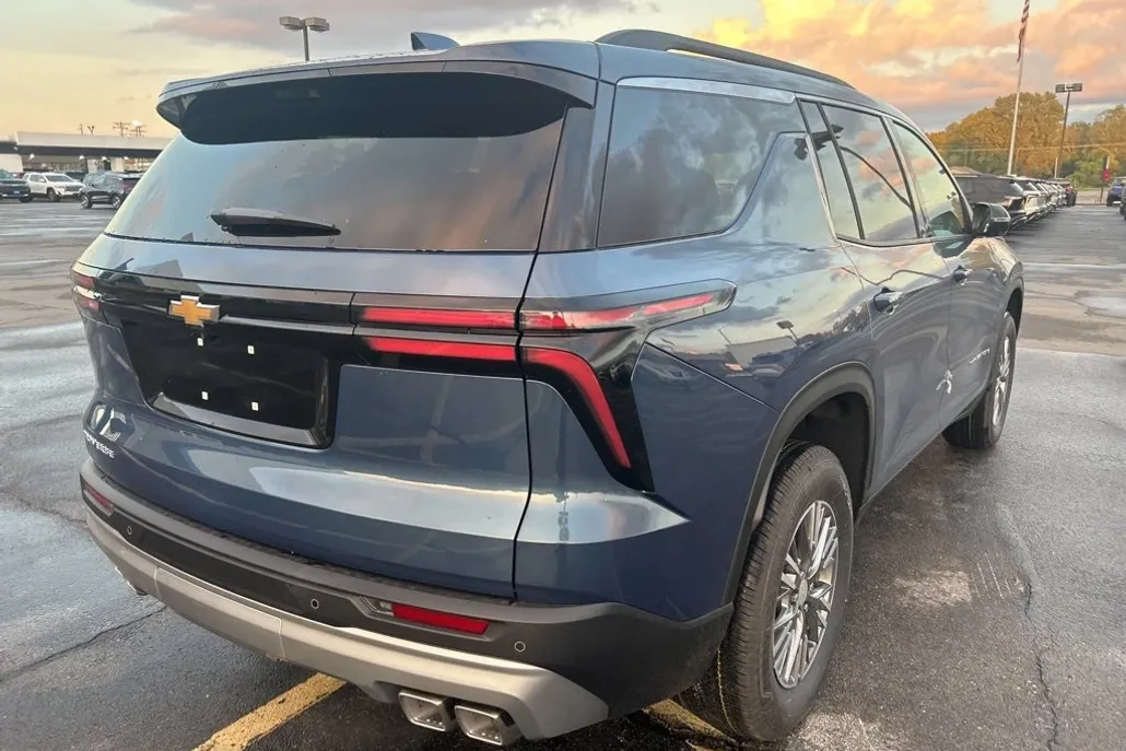 2026 Chevrolet Traverse photo 1