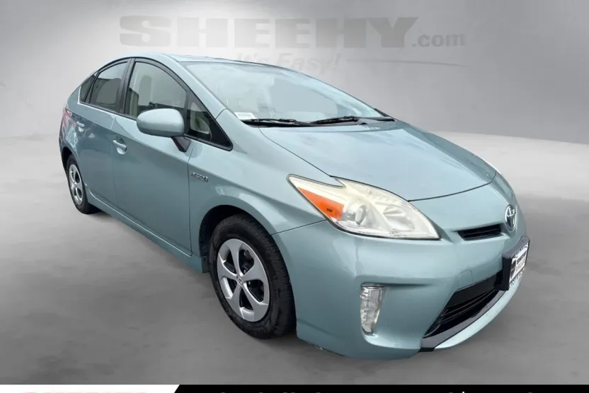 2013 Toyota Prius Two photo 1